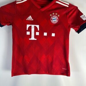adidas Red FC Bayern Kids Short-Sleeve Jersey with White Logos Small
